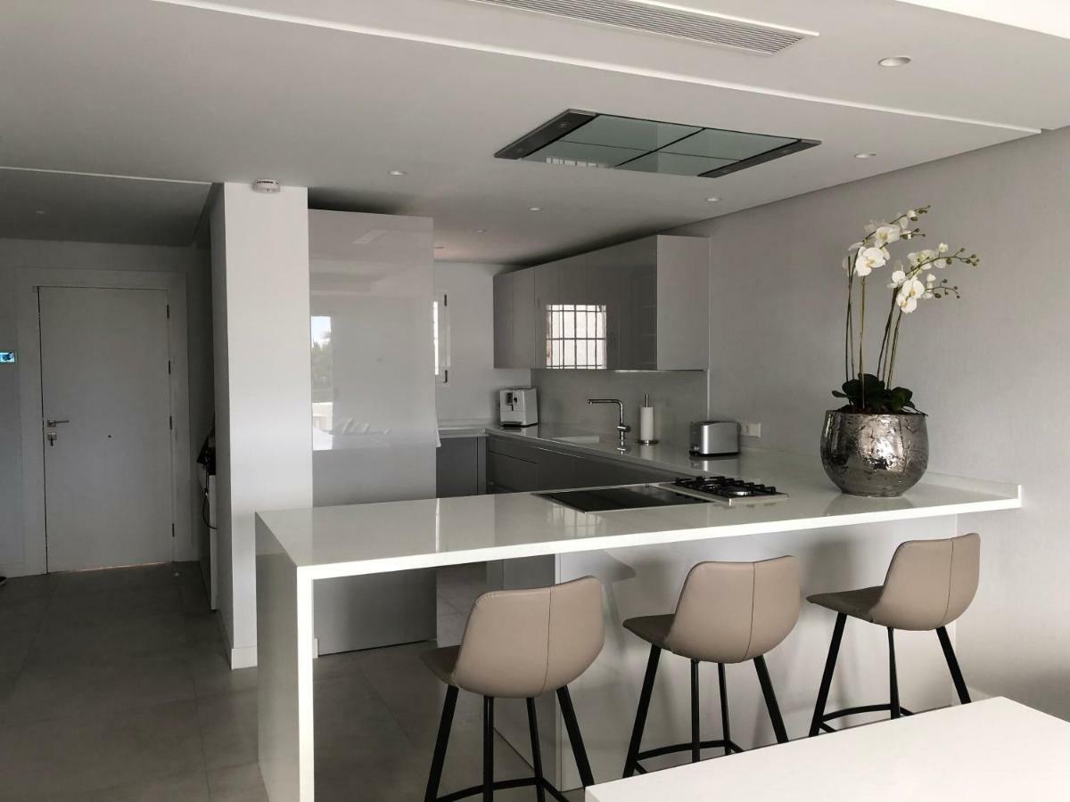 Modern Apartment Puente Romano Marbella Exterior foto